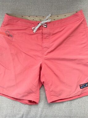 Patagonia Coral Board Shorts Men’s Swim Trunks Wavefarer Style Size 38